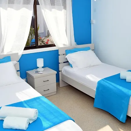 Coral Gardens Beach House Апартаменты