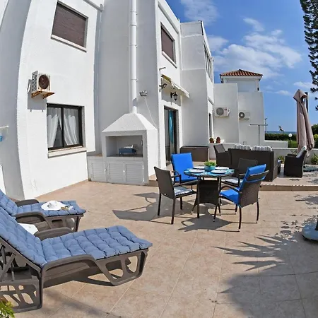 Coral Gardens Beach House Апартаменты Вороклини